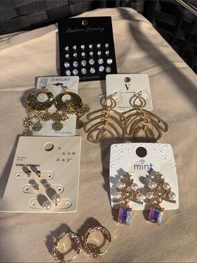 Fashion Earrings you get every pair shown in photo.